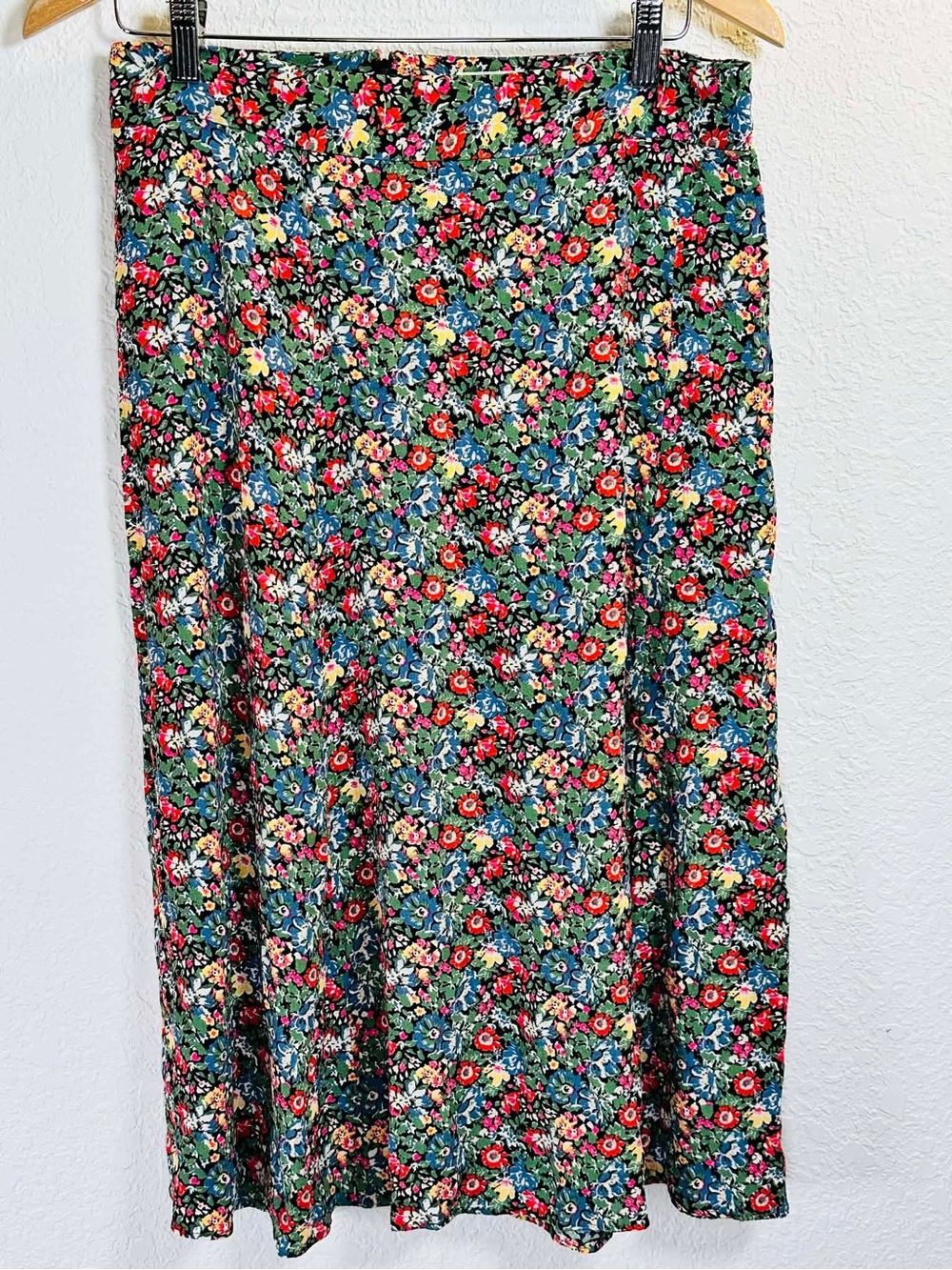 Sezane Tabata Skirt in California Floral Print - Picture 3 of 7